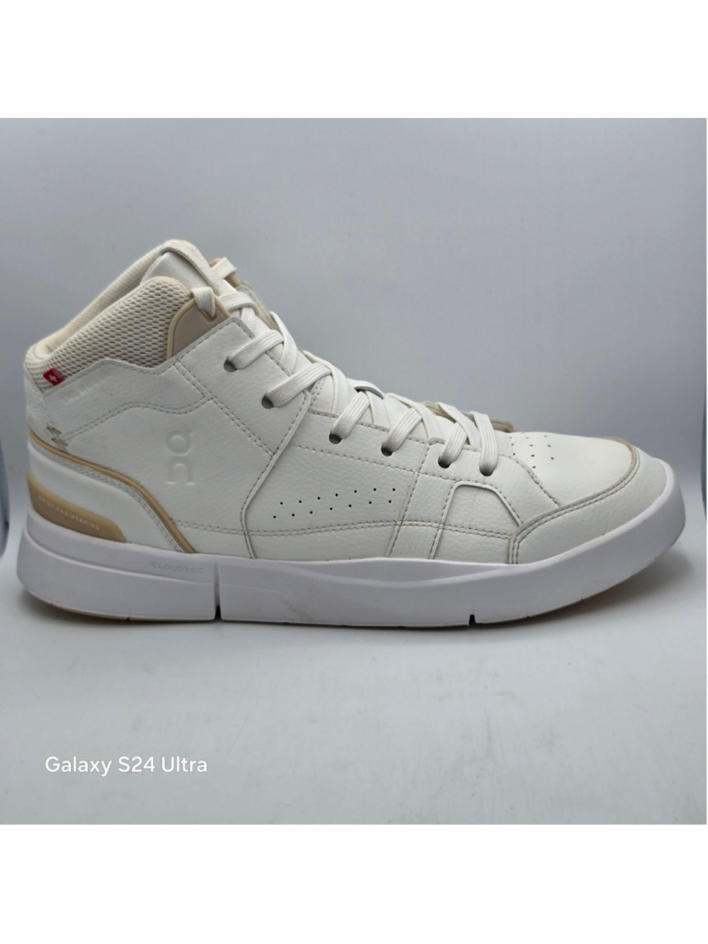 NEW On Women's Roger Clubhouse Mid Shoes Size 8.5